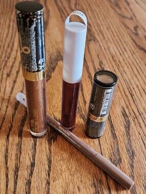 💥Makeup Up 4 Item Lip Bundle💥 Lip Gloss, Liner, Lipstick